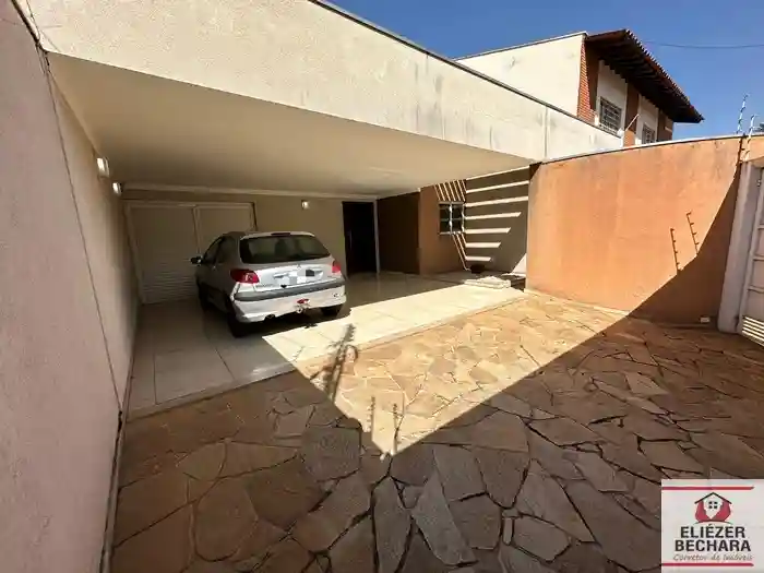 Casa com 3 quartos à venda, 140m² — foto 2 de 25