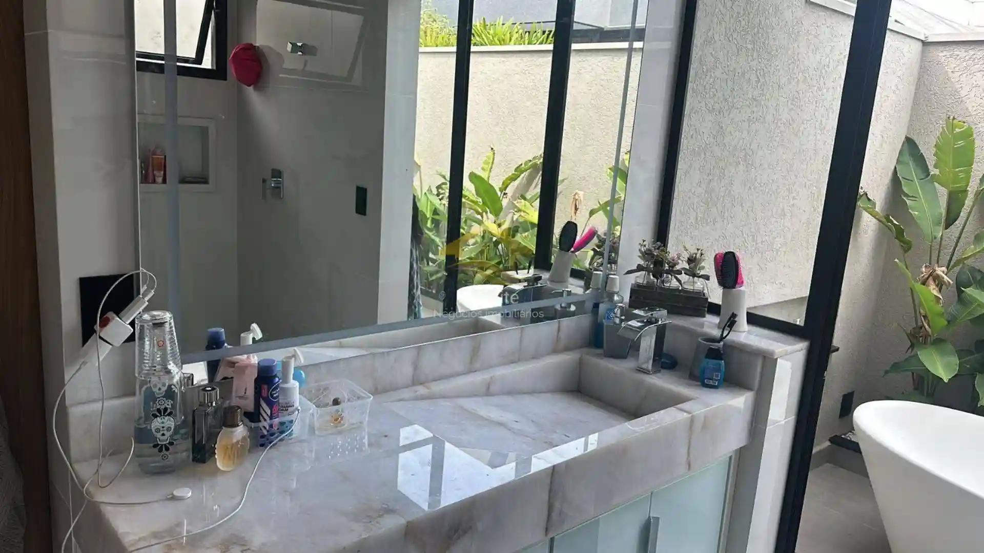 Casa de Condomínio com 4 quartos à venda, 243m² — foto 9 de 20