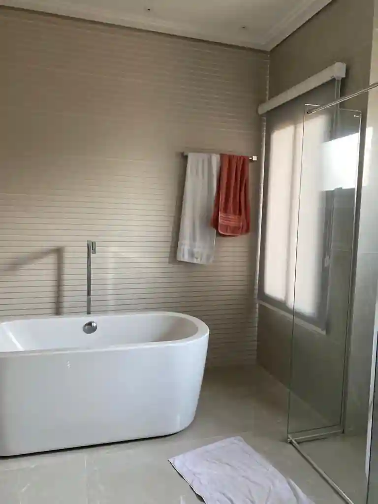 Casa de Condomínio com 4 quartos à venda, 280m² — foto 16 de 17
