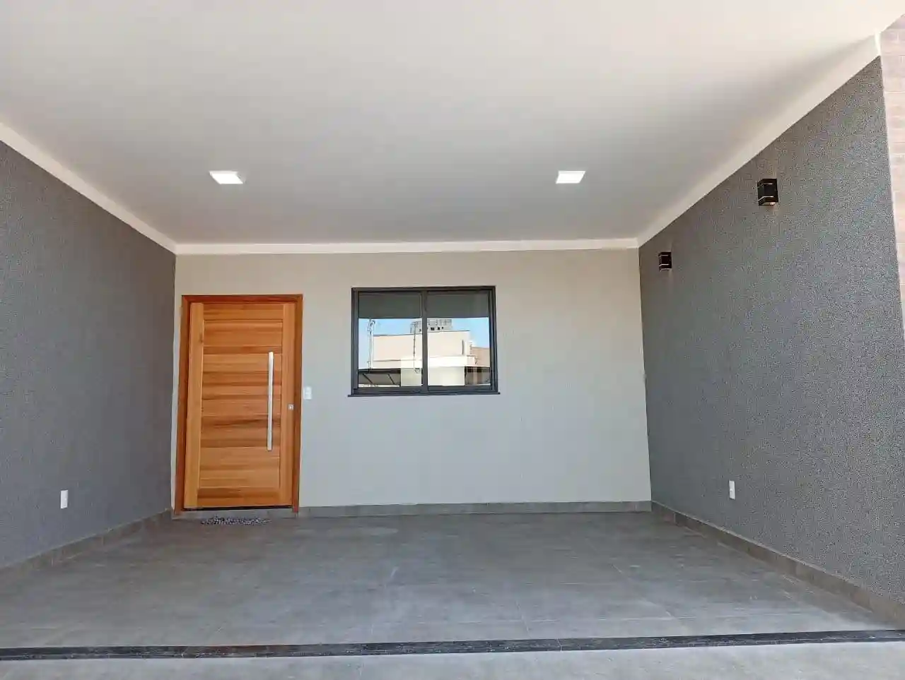 Casa com 3 quartos à venda, 200m² — foto 1 de 12