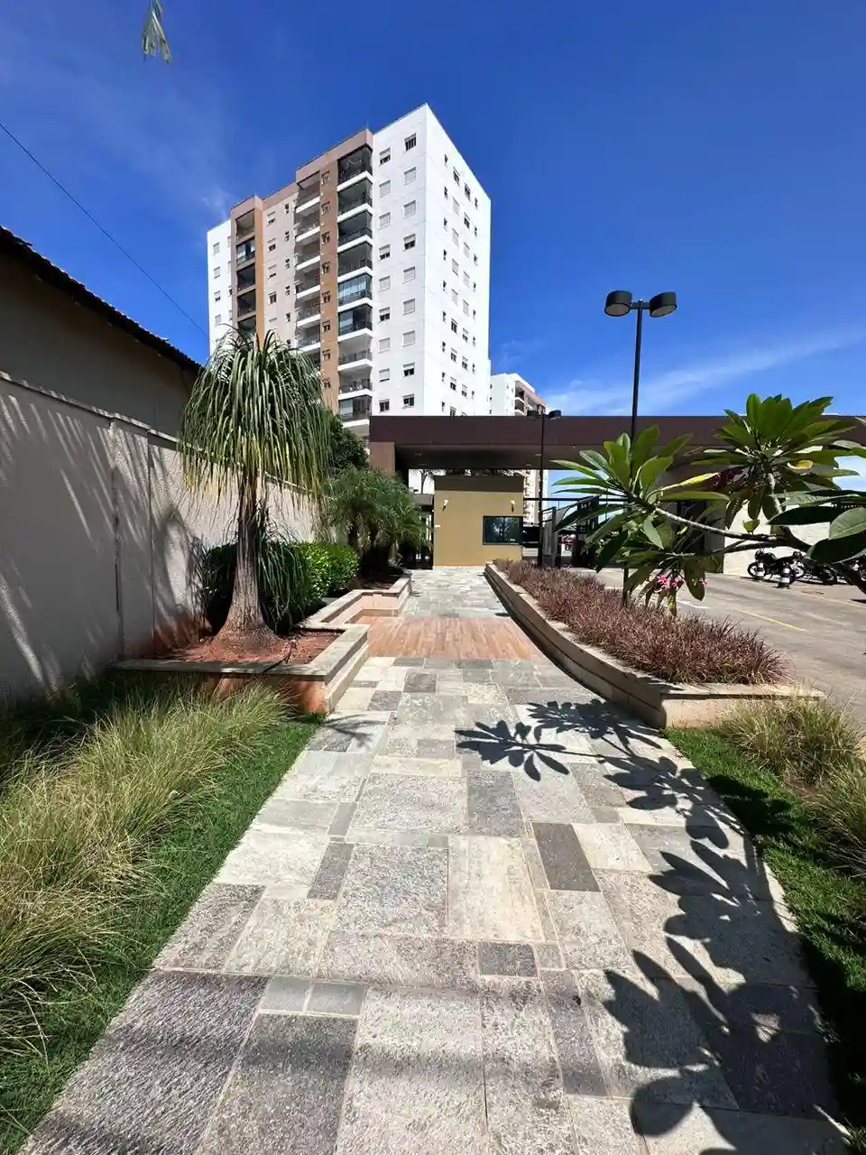 Apartamento com 3 quartos para aluguel, 74m² — foto 3 de 17