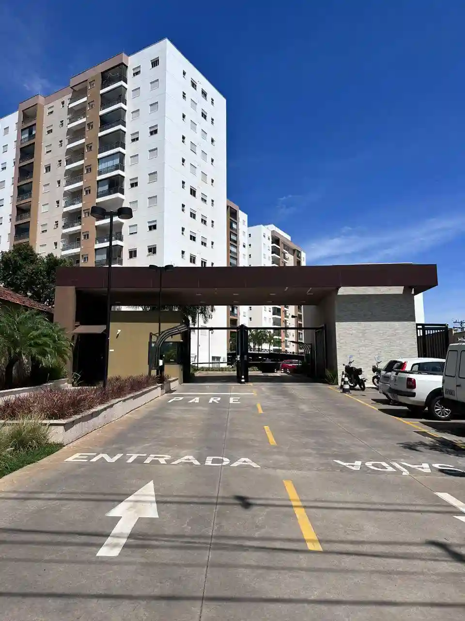 Apartamento com 3 quartos para aluguel, 74m² — foto 2 de 17