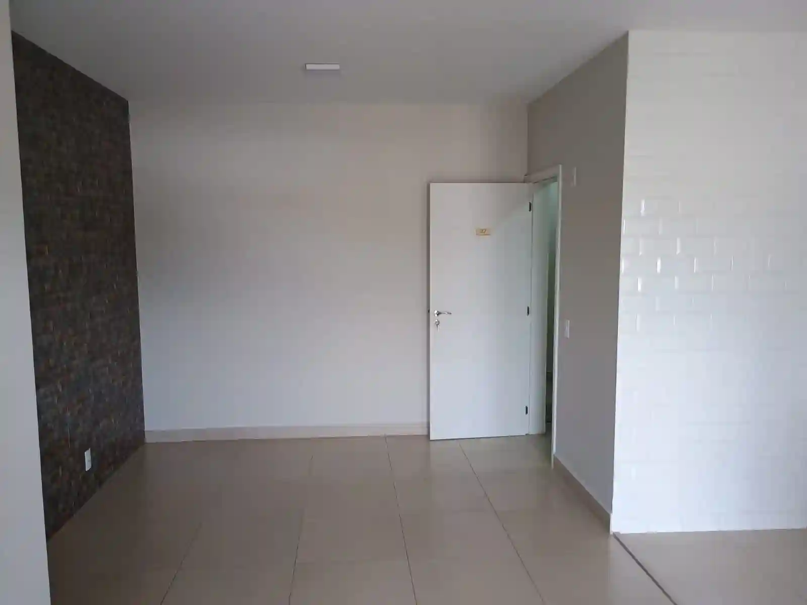 Apartamento com 3 quartos para aluguel, 74m² — foto 15 de 17