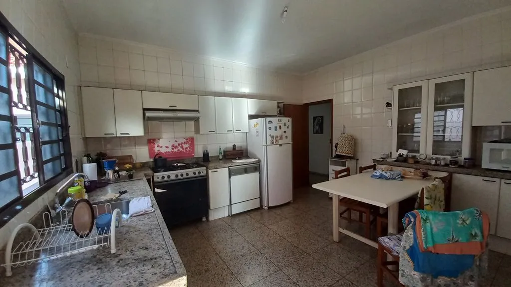Casa à venda — foto 3 de 4