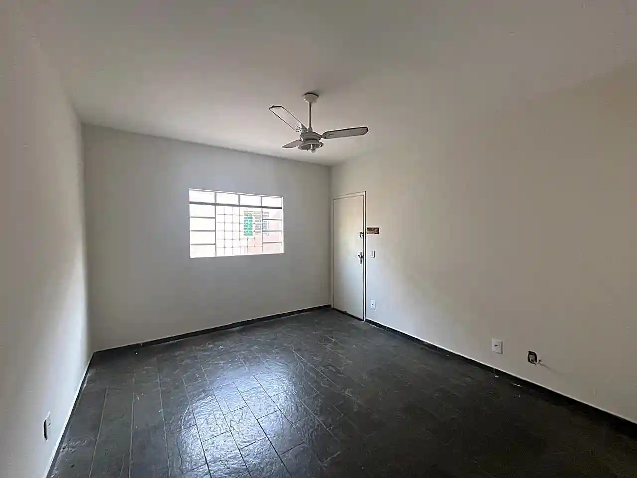Apartamento com 2 quartos para aluguel, 60m² — foto 3 de 9