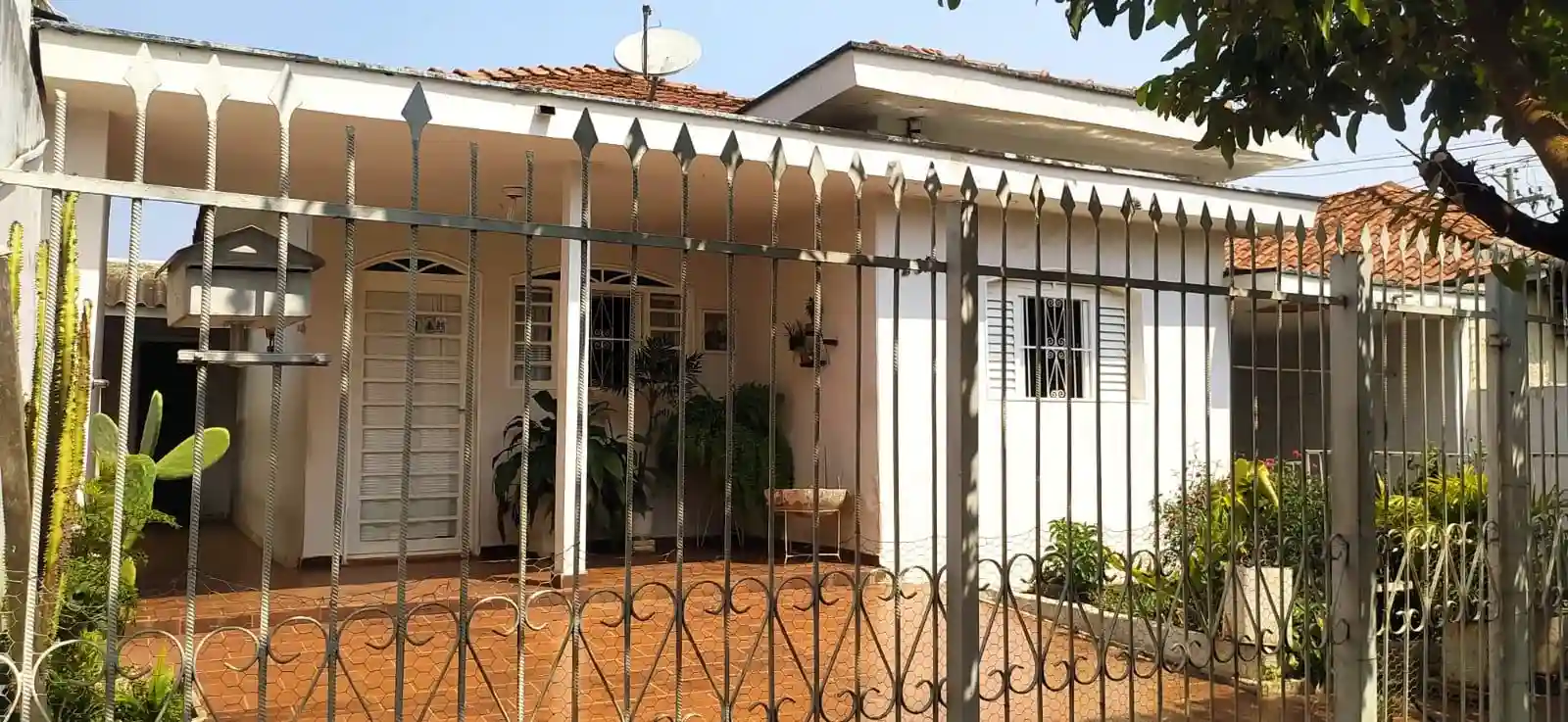 Casa com 2 quartos à venda, 242m² — foto 1 de 12