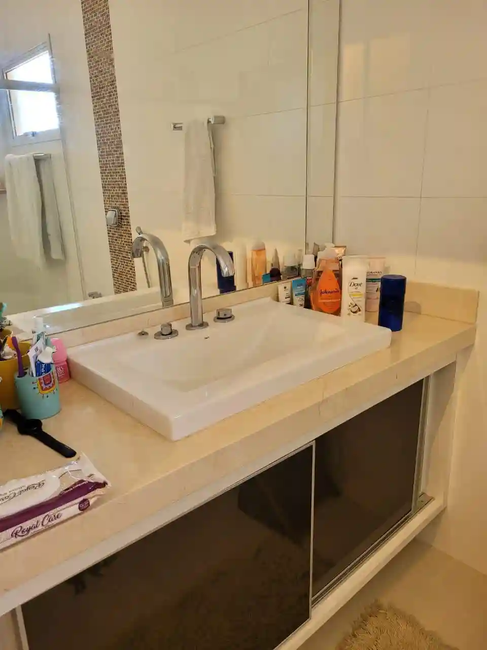 Casa de Condomínio com 4 quartos para aluguel, 214m² — foto 18 de 31