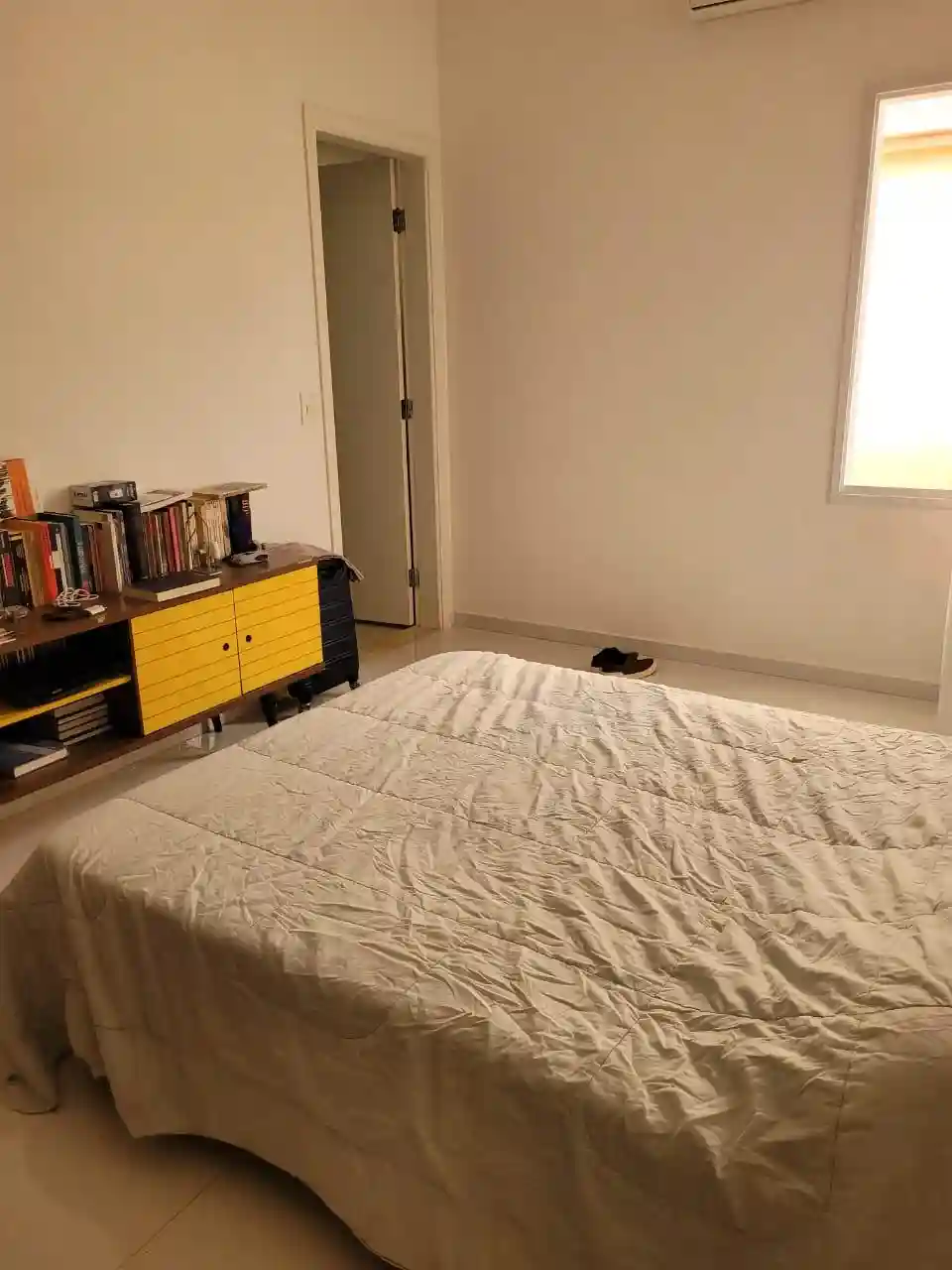 Casa de Condomínio com 4 quartos para aluguel, 214m² — foto 9 de 31