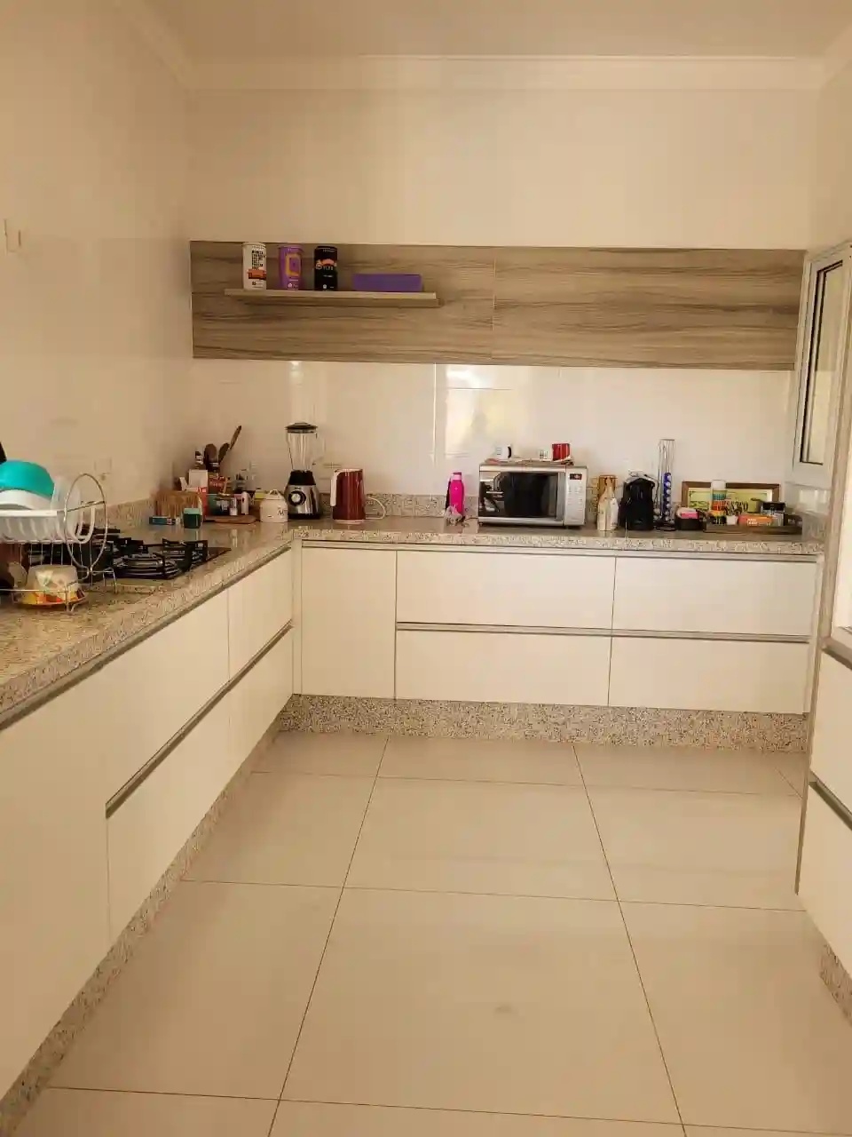 Casa de Condomínio com 4 quartos para aluguel, 214m² — foto 14 de 31