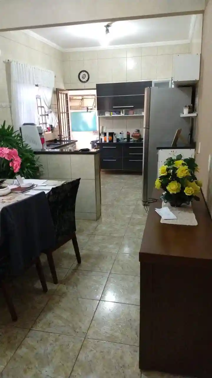 Casa com 3 quartos à venda, 172m² — foto 3 de 13
