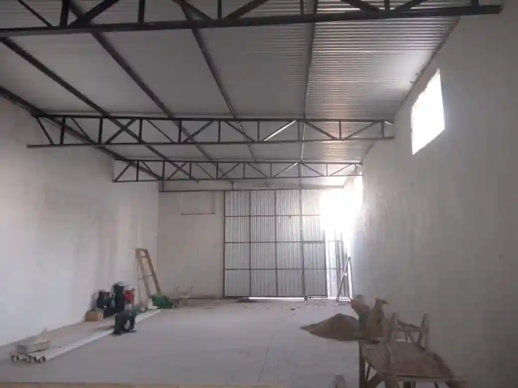 Loja / Salão / Ponto Comercial  à venda, 245m² — foto 2 de 3