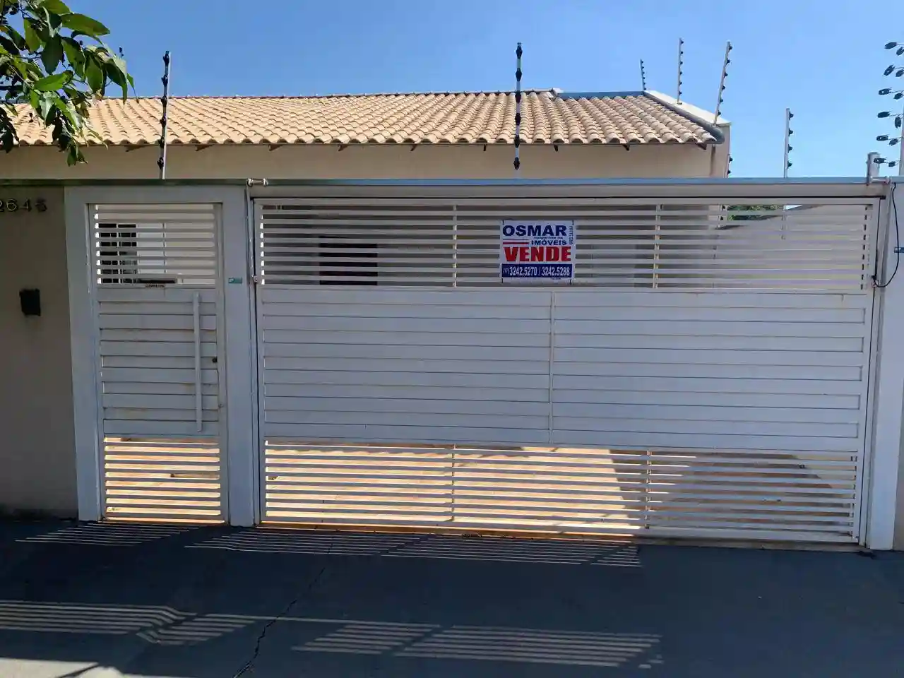 Casa com 3 quartos à venda, 200m² — foto 1 de 30