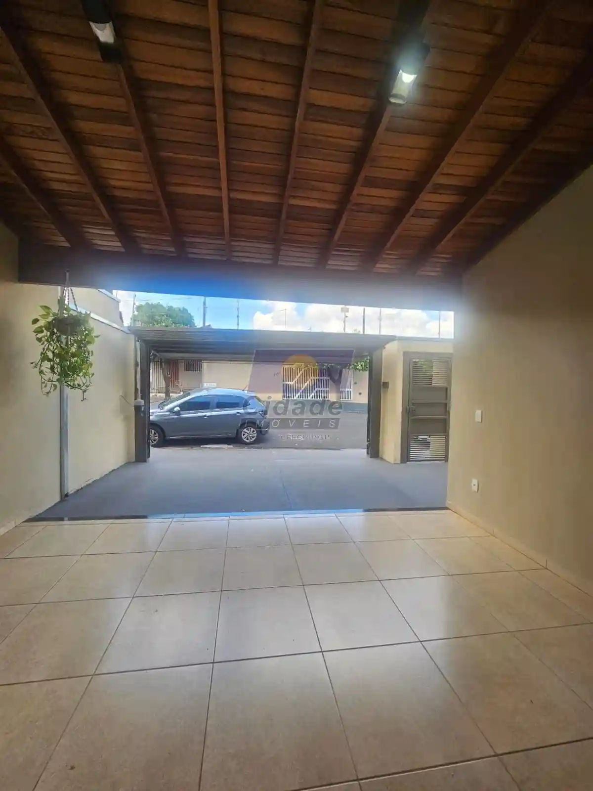 Casa com 3 quartos à venda, 160m² — foto 2 de 13