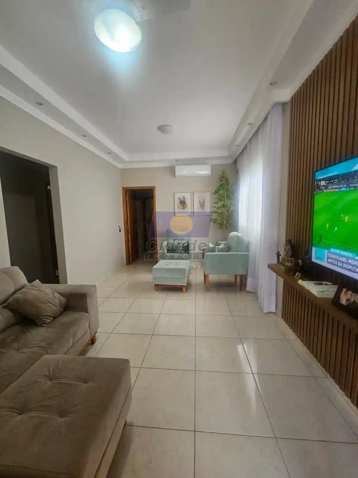 Casa com 3 quartos à venda, 160m² — foto 1 de 13