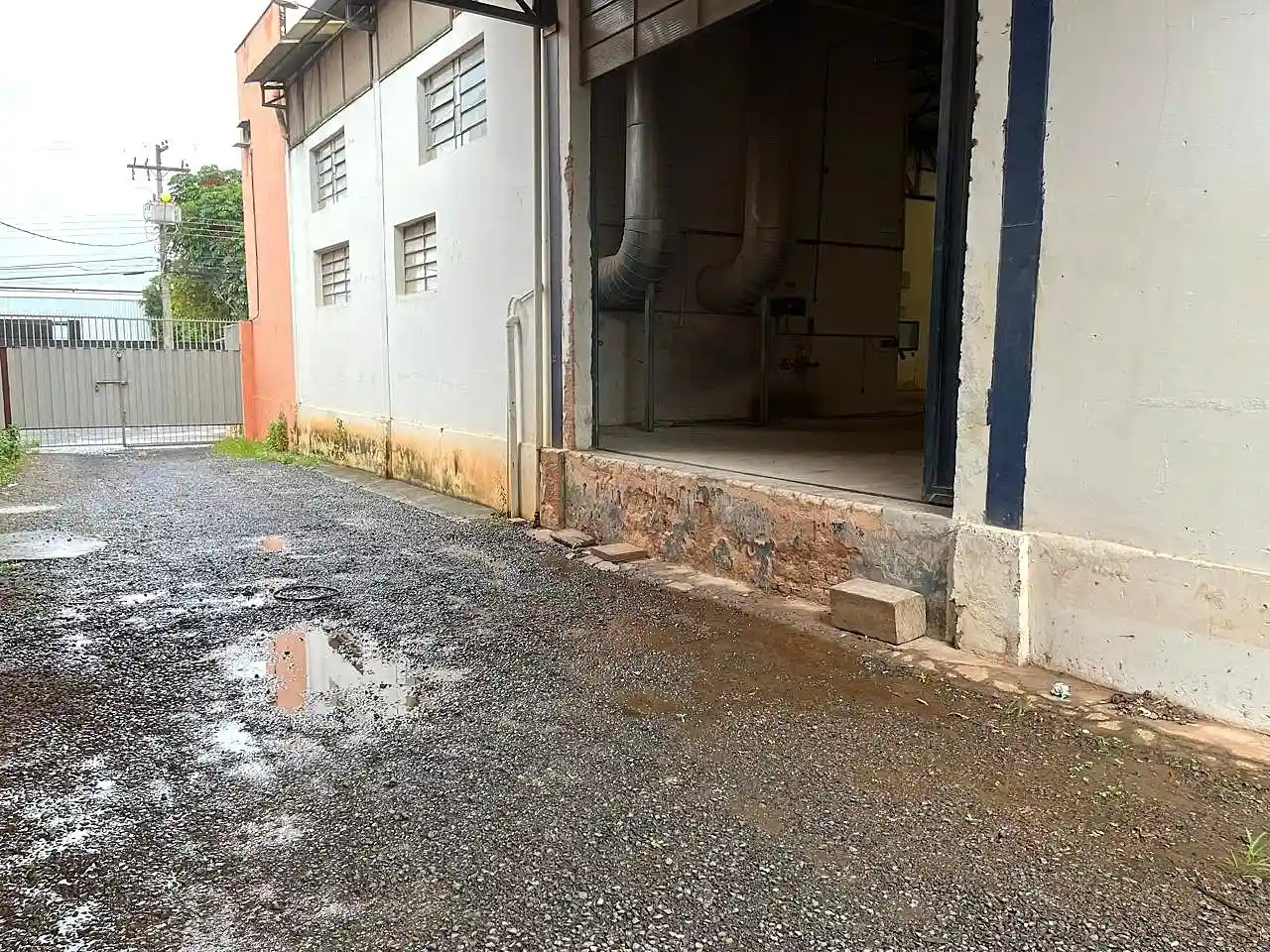 Galpão / Depósito / Armazém  para aluguel, 1570m² — foto 13 de 15