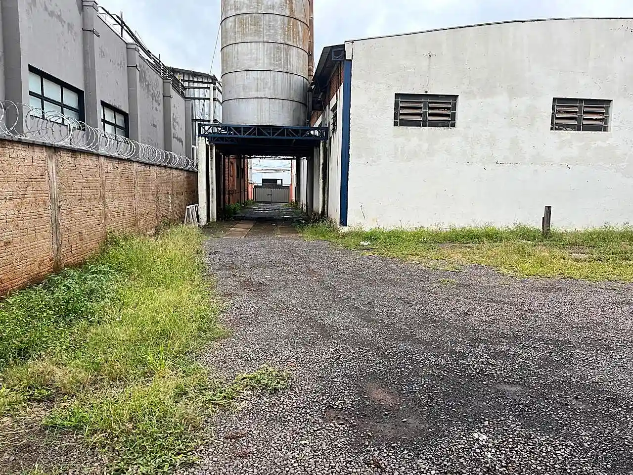 Galpão / Depósito / Armazém  para aluguel, 1570m² — foto 11 de 15