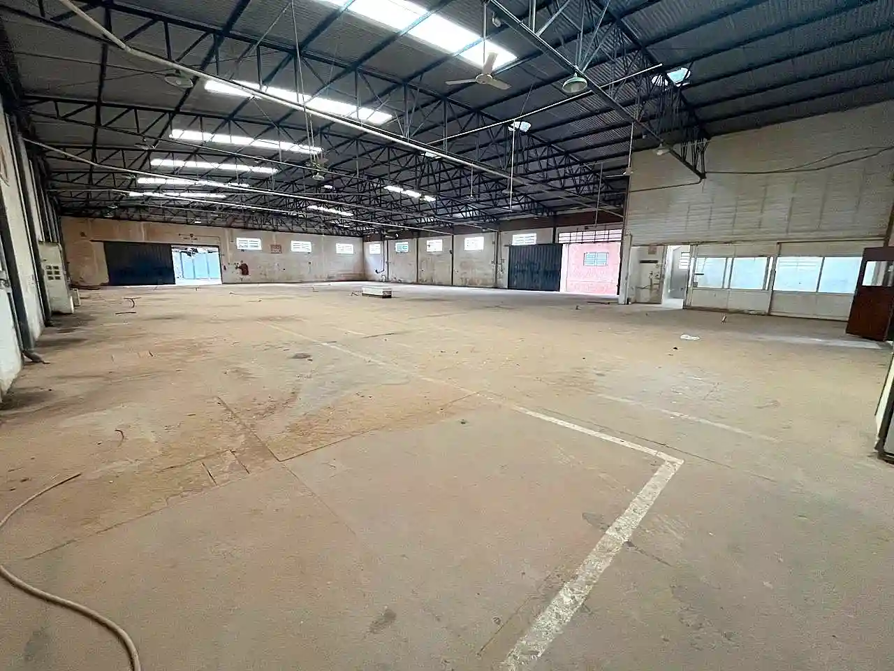 Galpão / Depósito / Armazém  para aluguel, 1570m² — foto 3 de 15