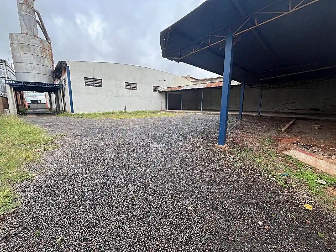 Galpão / Depósito / Armazém  para aluguel, 1570m² — foto 9 de 15