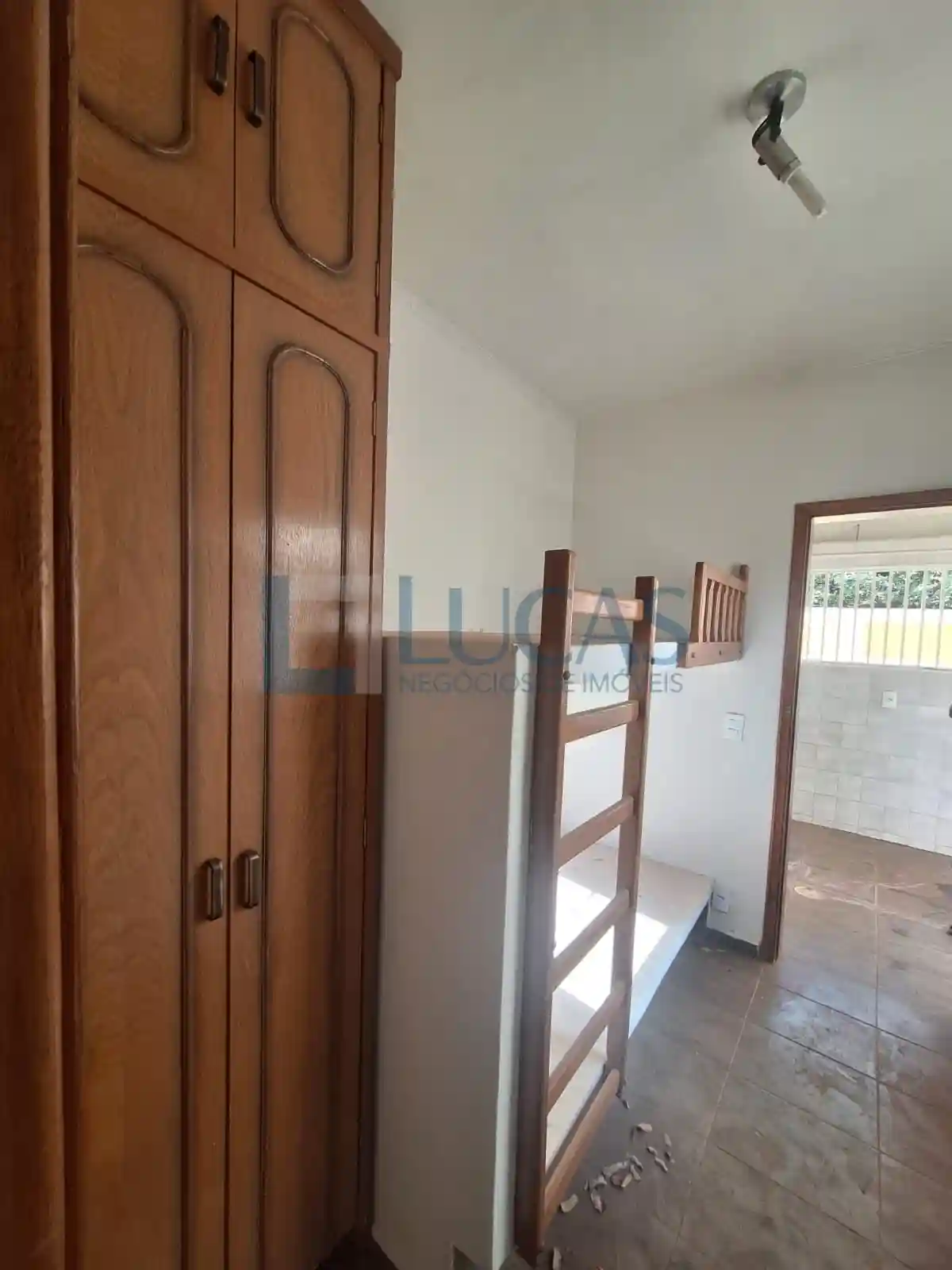 Casa com 4 quartos para aluguel, 400m² — foto 18 de 36