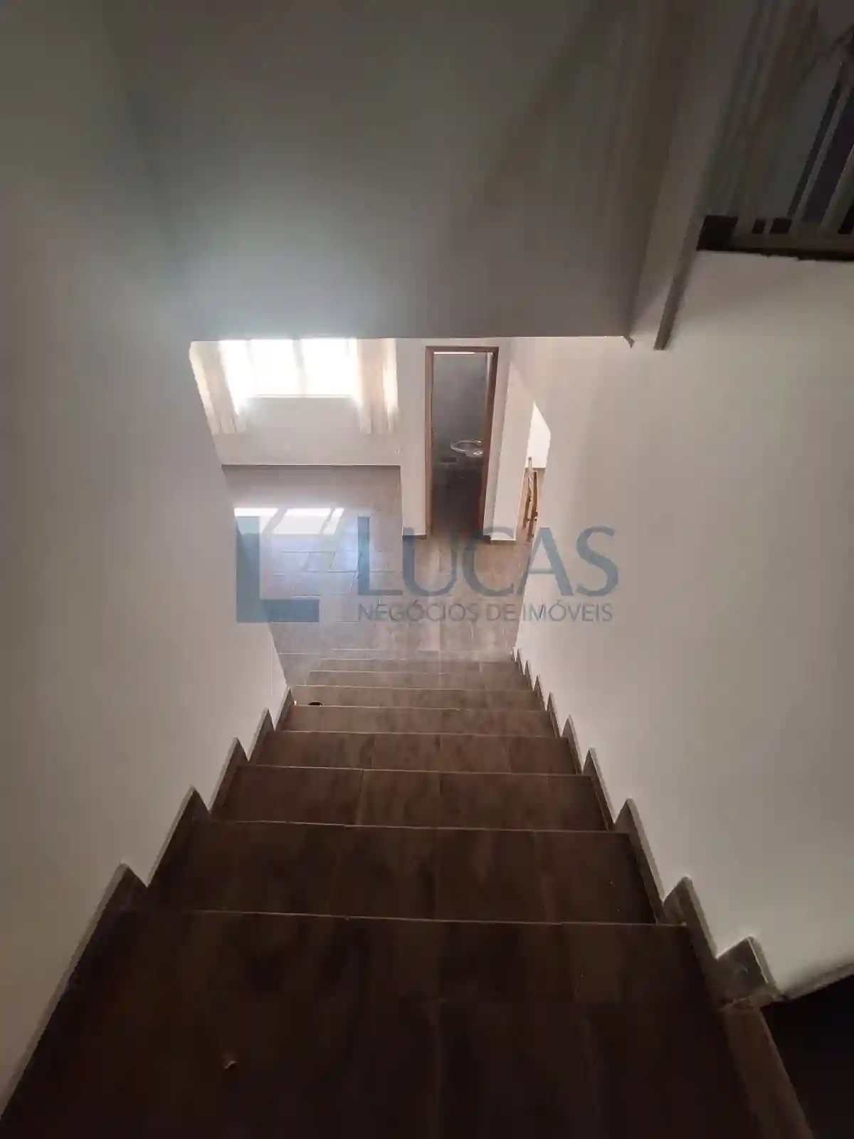Casa com 4 quartos para aluguel, 400m² — foto 16 de 36
