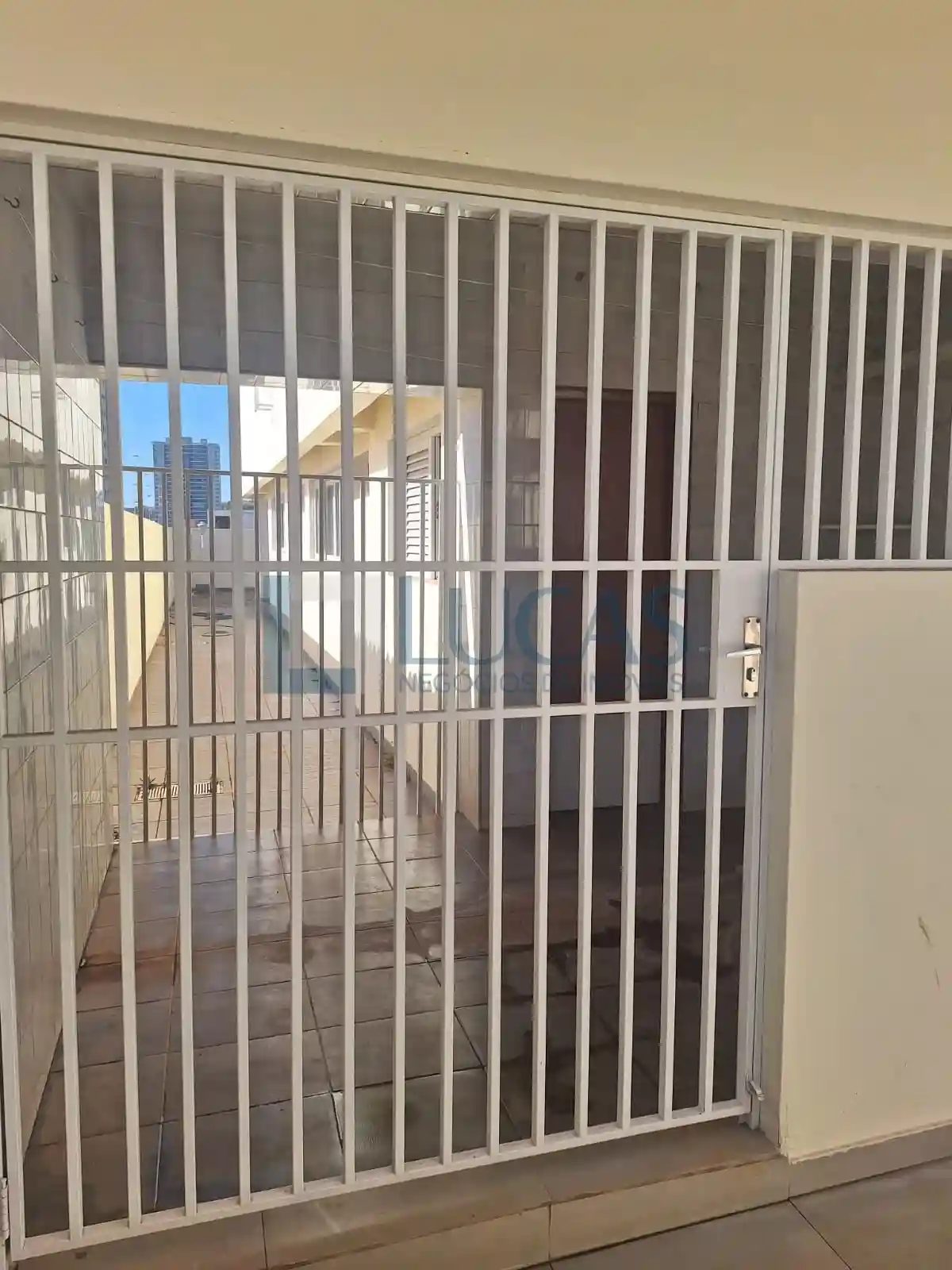 Casa com 4 quartos para aluguel, 400m² — foto 21 de 36
