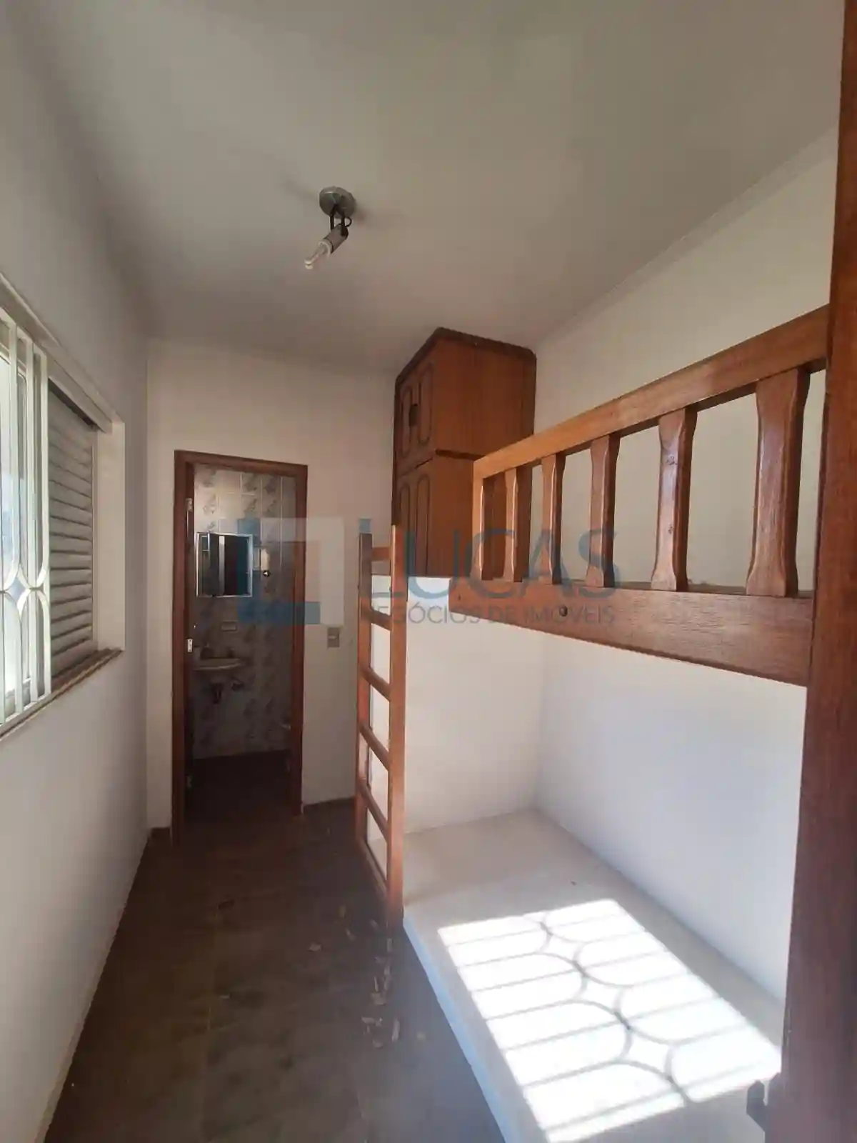 Casa com 4 quartos para aluguel, 400m² — foto 19 de 36
