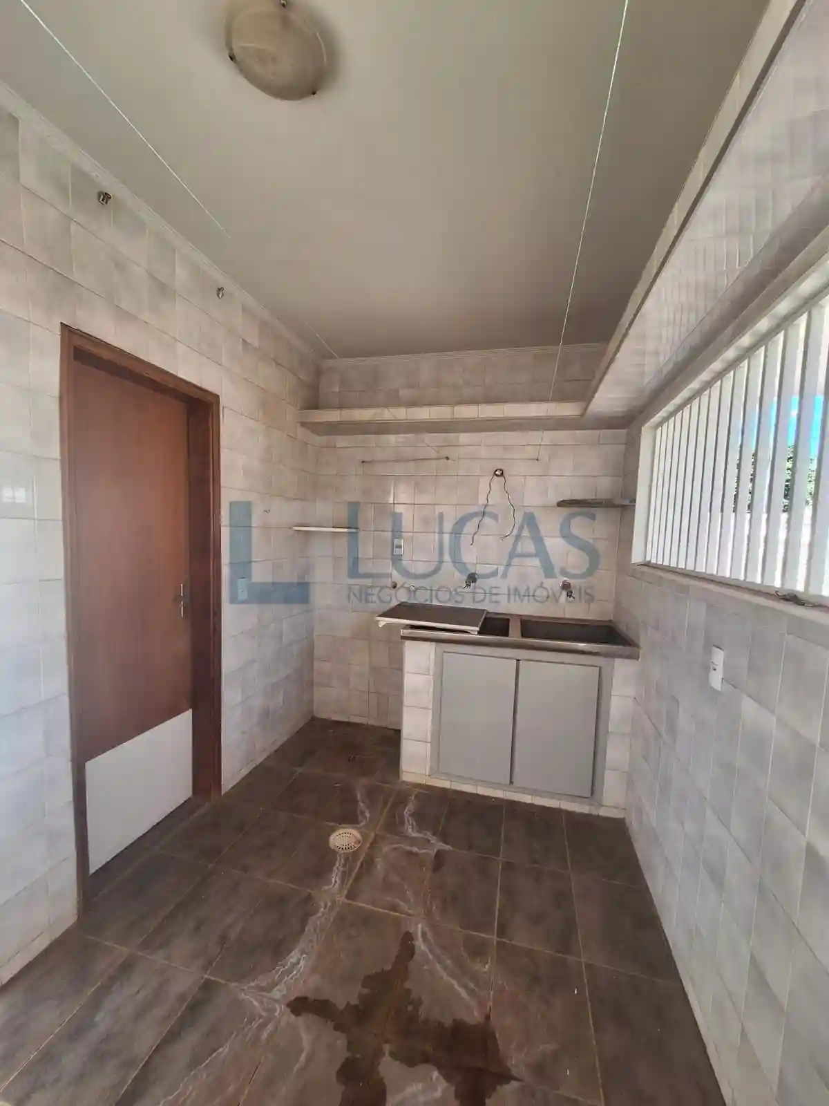 Casa com 4 quartos para aluguel, 400m² — foto 20 de 36
