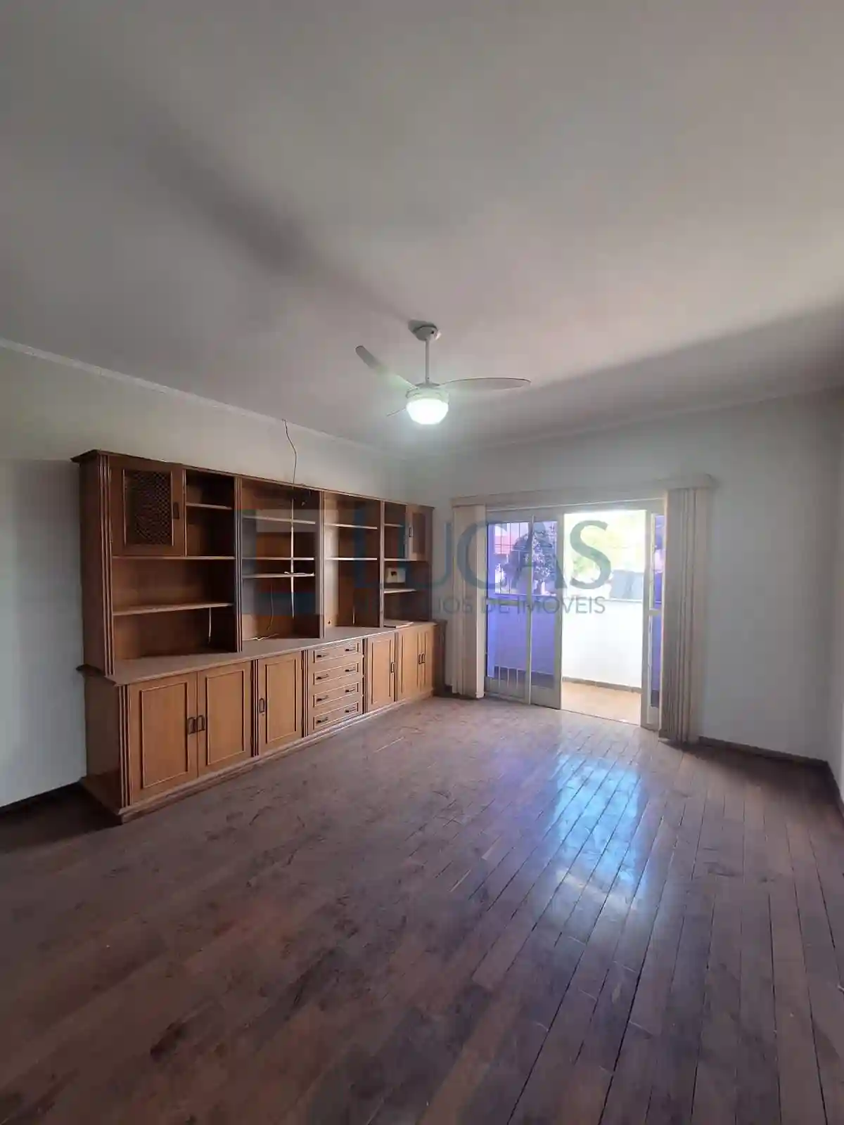 Casa com 4 quartos para aluguel, 400m² — foto 14 de 36