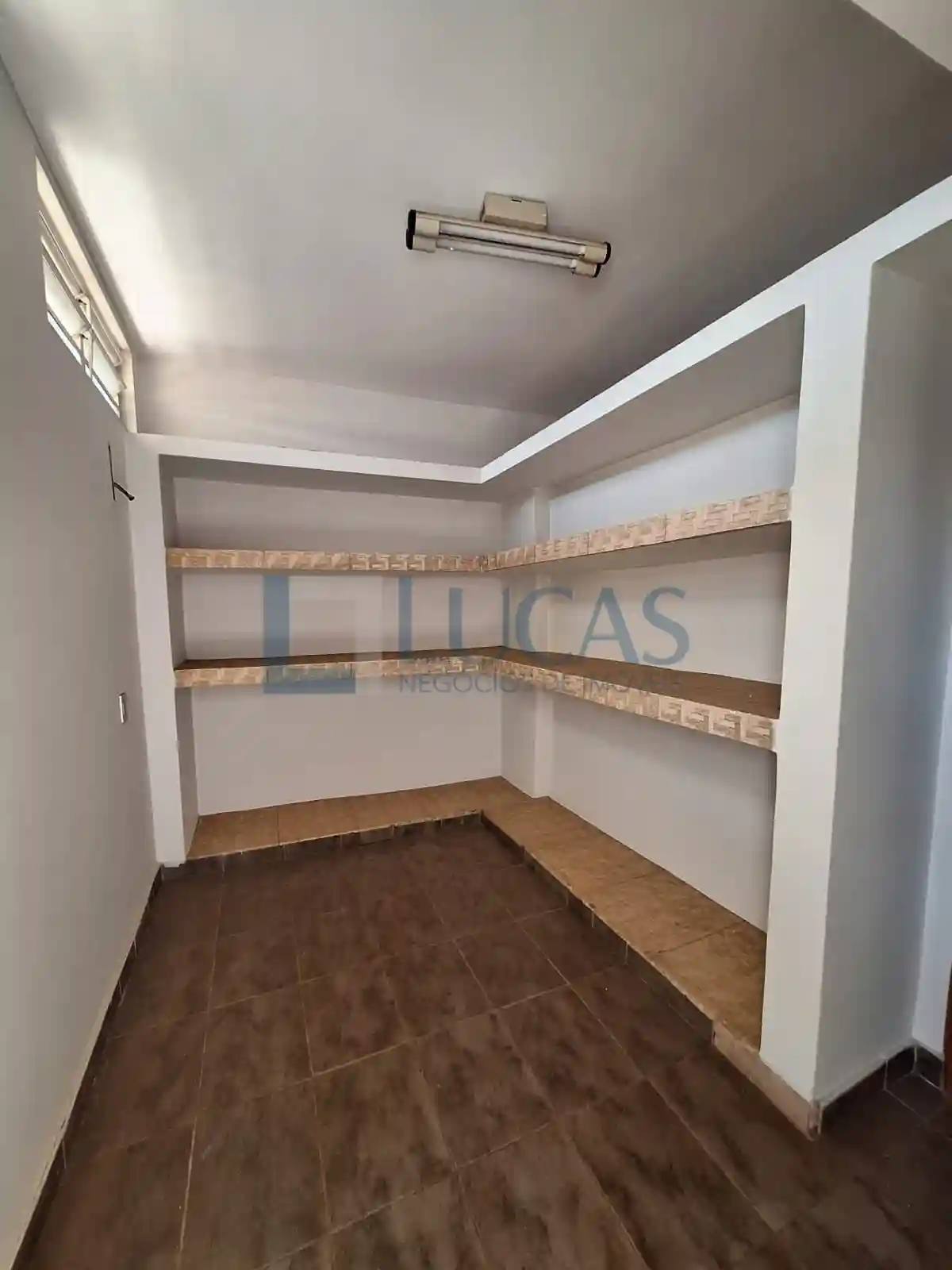 Casa com 4 quartos para aluguel, 400m² — foto 22 de 36