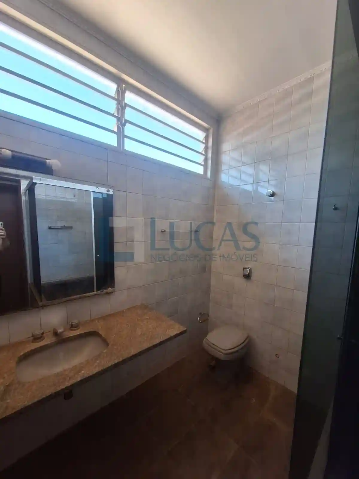 Casa com 4 quartos para aluguel, 400m² — foto 6 de 36