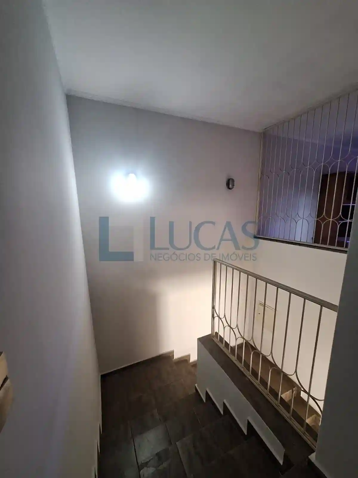 Casa com 4 quartos para aluguel, 400m² — foto 15 de 36