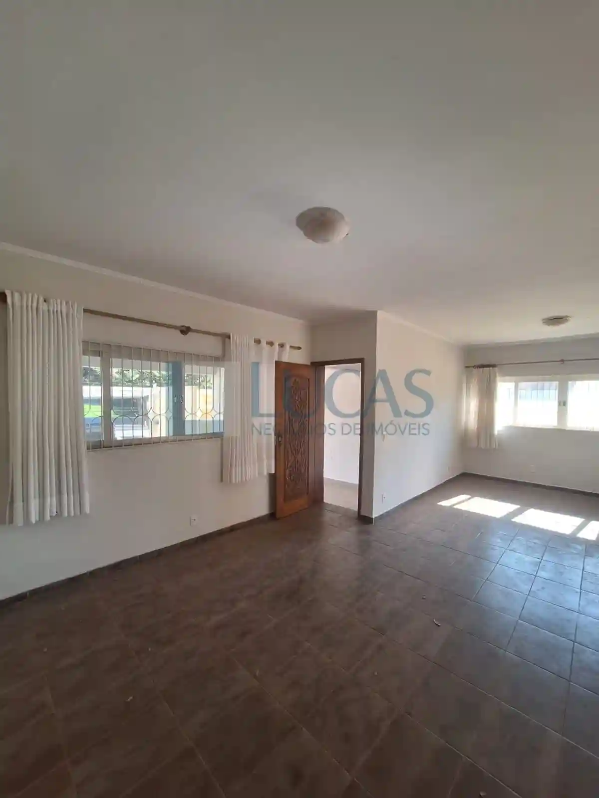 Casa com 4 quartos para aluguel, 400m² — foto 35 de 36