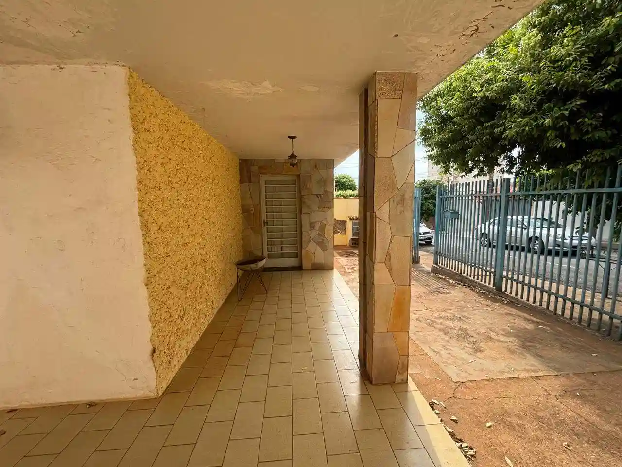 Casa com 2 quartos à venda, 230m² — foto 1 de 19
