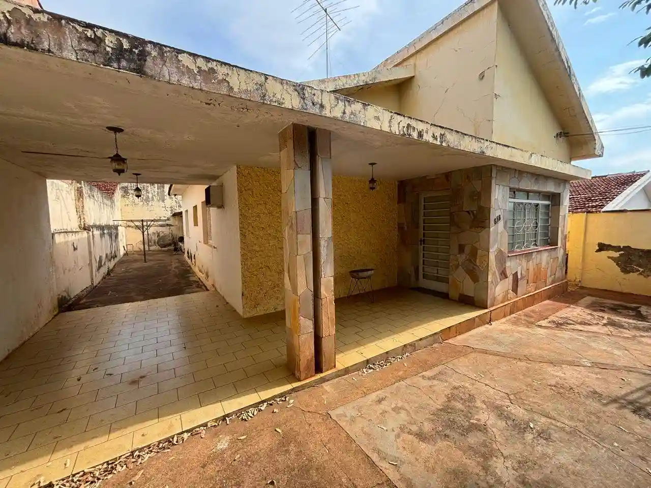 Casa com 2 quartos à venda, 230m² — foto 2 de 19