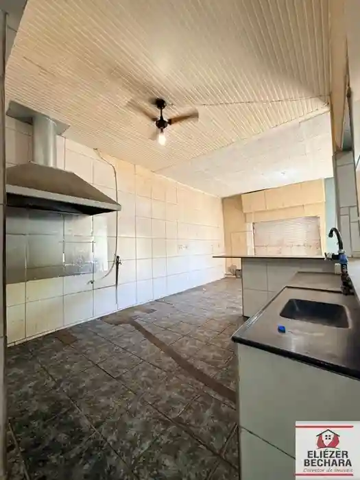 Loja / Salão / Ponto Comercial com 3 quartos à venda, 150m² — foto 4 de 12