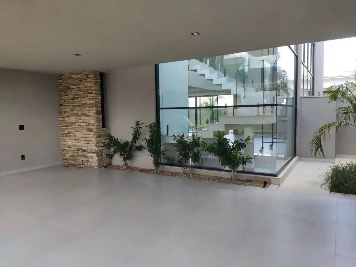 Casa de Condomínio com 4 quartos à venda, 478m² — foto 2 de 17