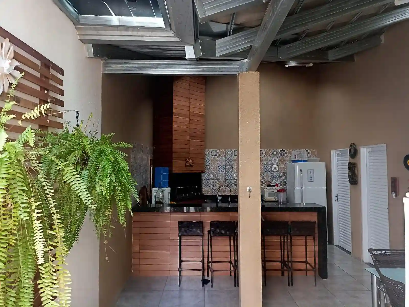 Casa com 3 quartos à venda, 180m² — foto 1 de 23