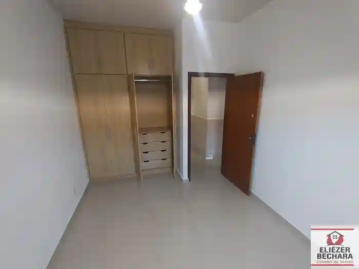 Casa com 3 quartos à venda, 232m² — foto 14 de 43