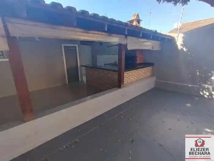 Casa com 3 quartos à venda, 232m² — foto 39 de 43