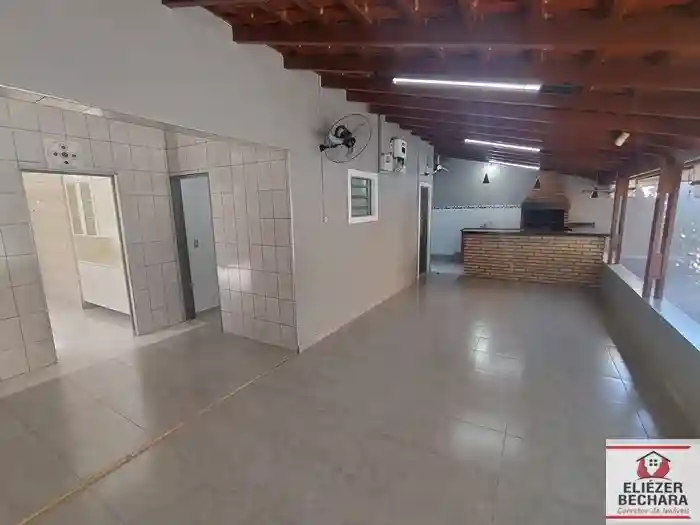 Casa com 3 quartos à venda, 232m² — foto 1 de 43