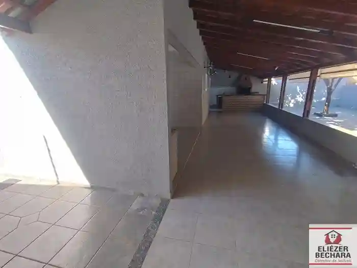 Casa com 3 quartos à venda, 232m² — foto 24 de 43