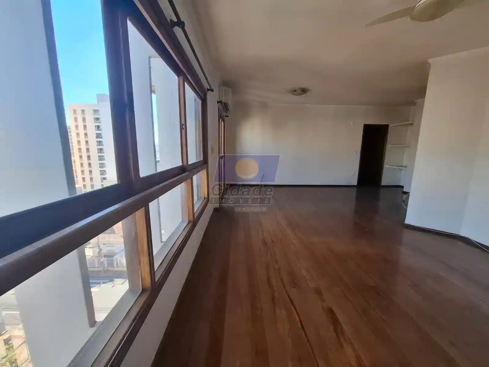 Apartamento com 3 quartos à venda, 148m² — foto 1 de 26