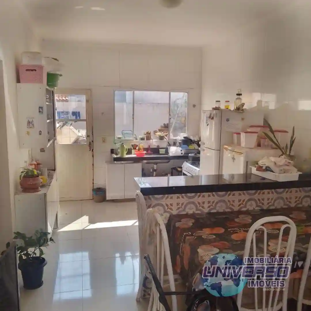 Casa com 3 quartos à venda, 69m² — foto 1 de 9