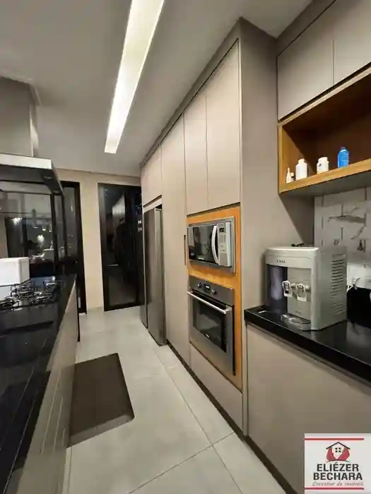 Casa de Condomínio com 3 quartos à venda, 230m² — foto 2 de 29