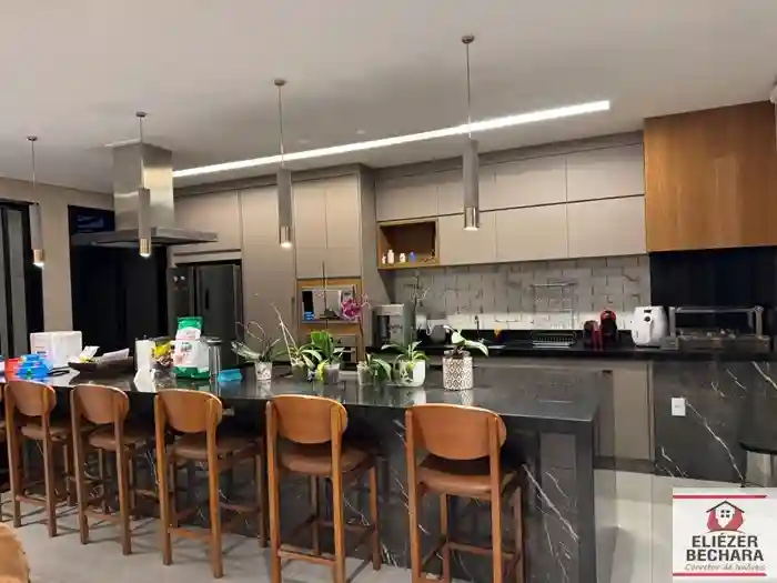 Casa de Condomínio com 3 quartos à venda, 230m² — foto 18 de 29