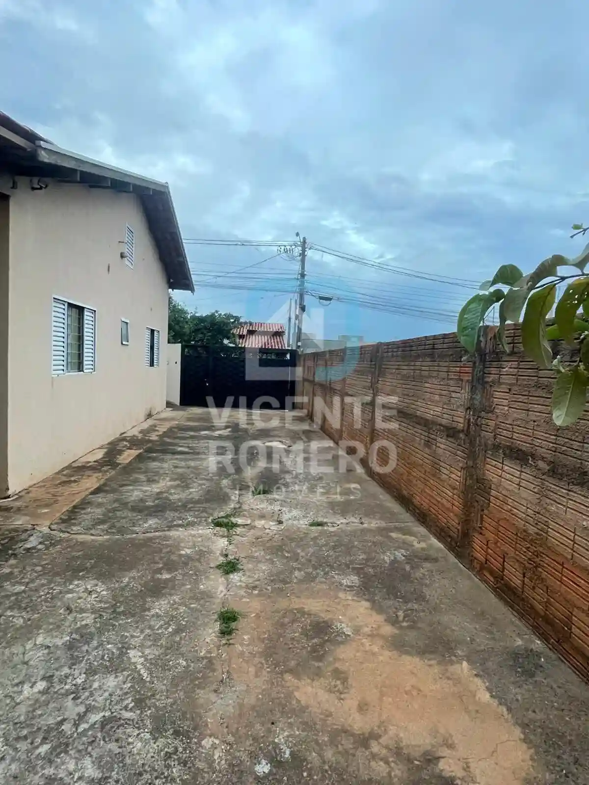 Casa com 2 quartos à venda, 200m² — foto 2 de 14