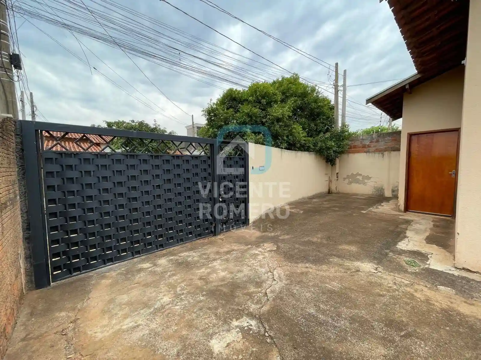 Casa com 2 quartos à venda, 200m² — foto 1 de 14