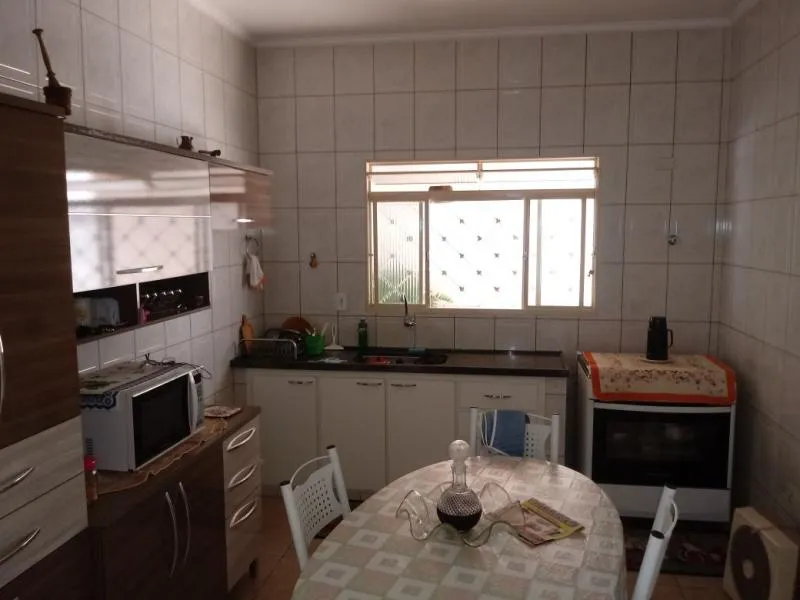 Casa com 2 quartos à venda, 360m² — foto 2 de 17