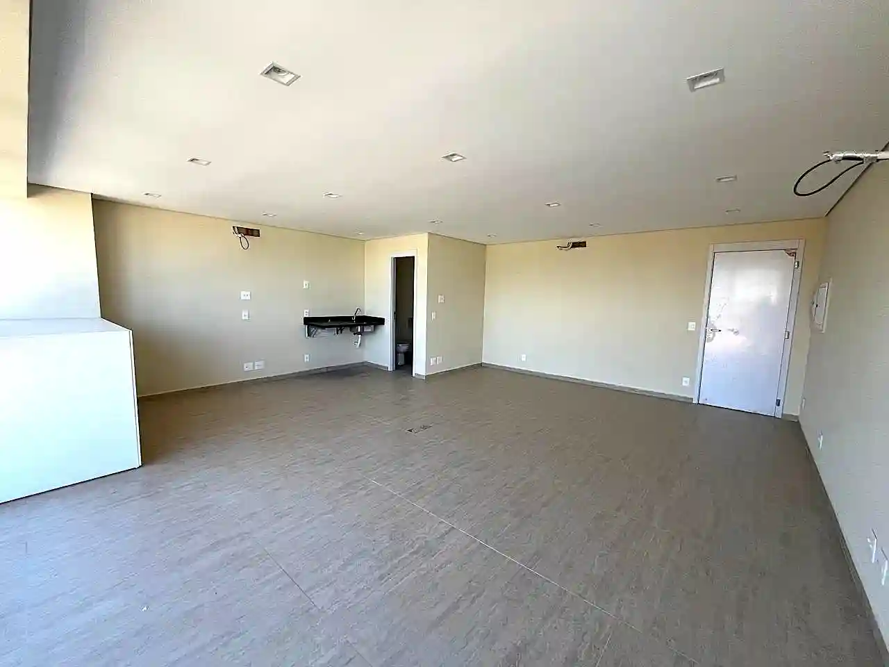 Conjunto Comercial / Sala  para aluguel, 45m² — foto 10 de 15