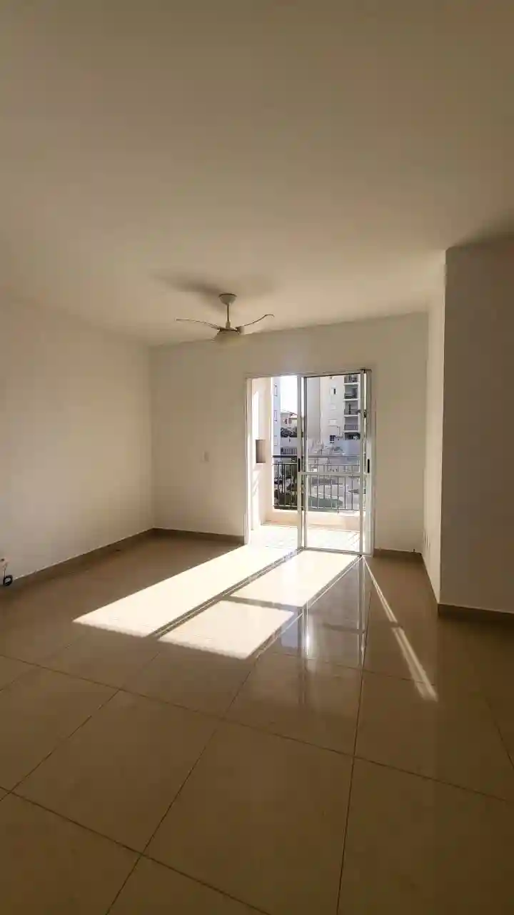 Apartamento com 3 quartos à venda, 85m² — foto 2 de 35